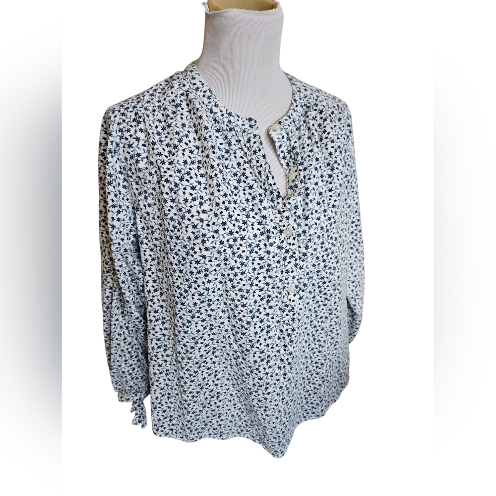 Old Navy Corduroy Floral  Blouse Size Large.